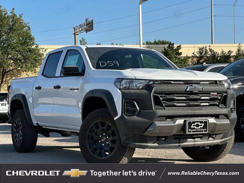 New 2026 Chevrolet Colorado Trail Boss AWD/4WD image 2