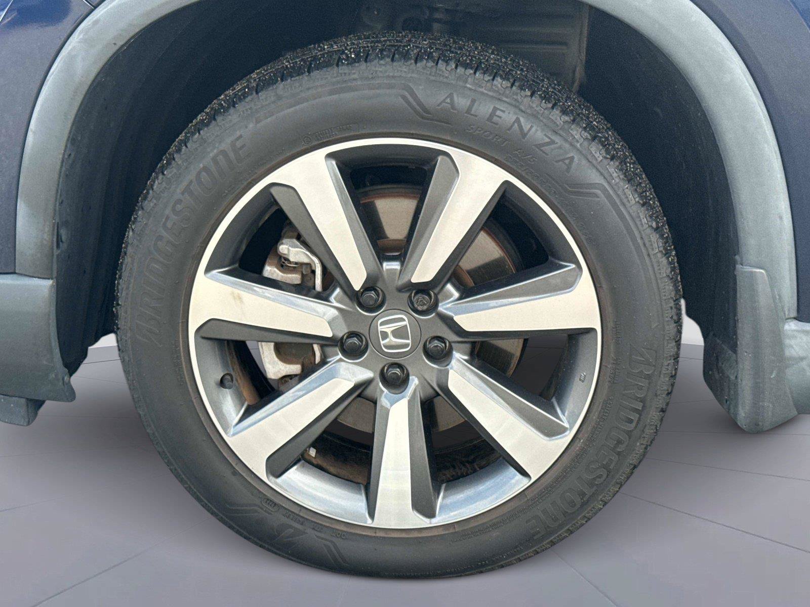 Certified 2024 Honda Pilot Touring image 11