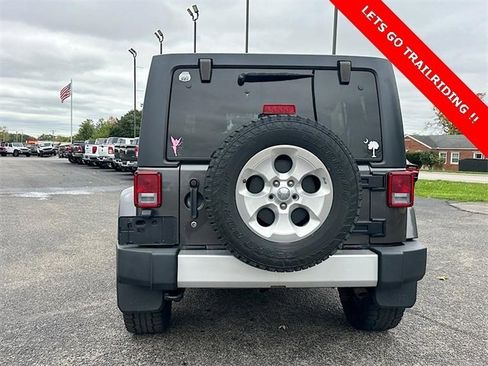Used 2014 Jeep Wrangler Unlimited Sahara image 7