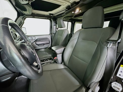 Used 2019 Jeep Wrangler Unlimited Sport S image 13