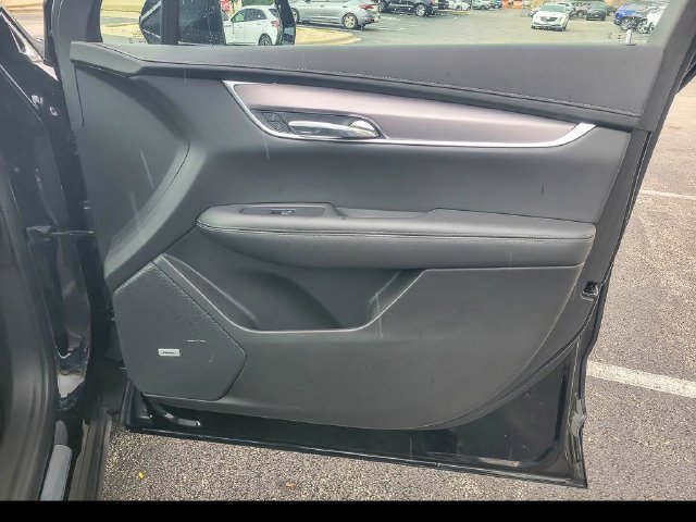 Certified 2023 Cadillac XT6 Luxury w/ LPO, Floor Liner Package AWD/4WD image 31