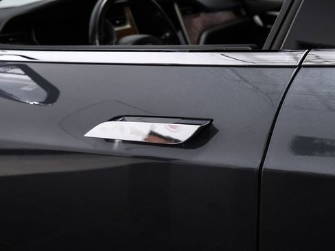 Used 2019 Tesla Model S Long Range image 38