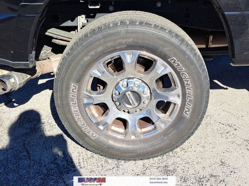 Used 2021 Ford F250 Lariat w/ Chrome Package image 5