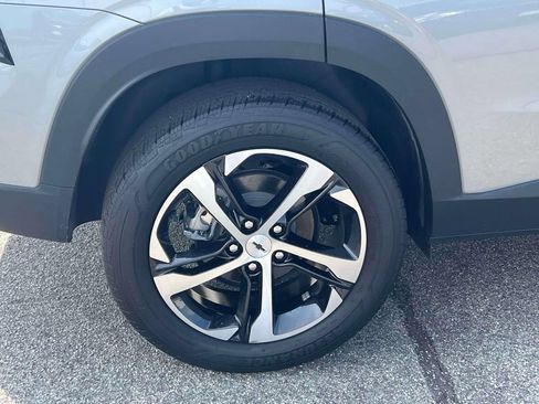 Used 2024 Chevrolet Trax RS w/ Driver Confidence Package FWD image 8