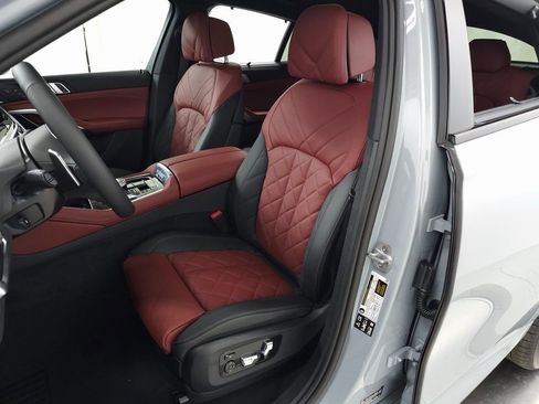 Used 2024 BMW X6 xDrive40i w/ Executive Package image 12