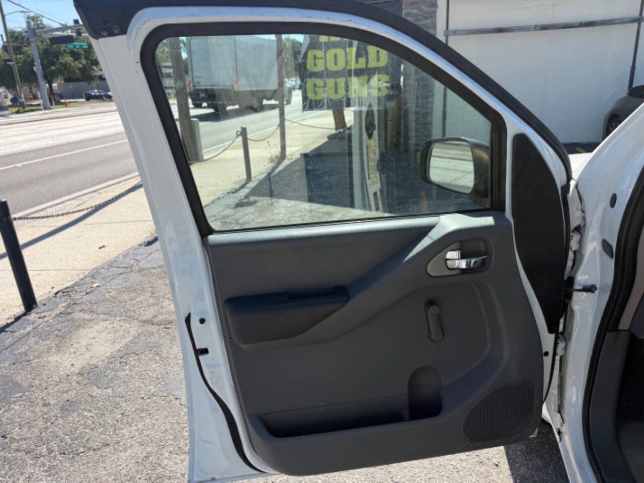Used 2013 Nissan Frontier S RWD image 25