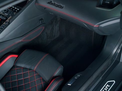 Used 2017 Lamborghini Aventador S AWD/4WD image 71