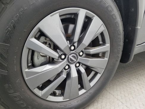 Used 2022 Nissan Pathfinder SV w/ SV Premium Package image 31