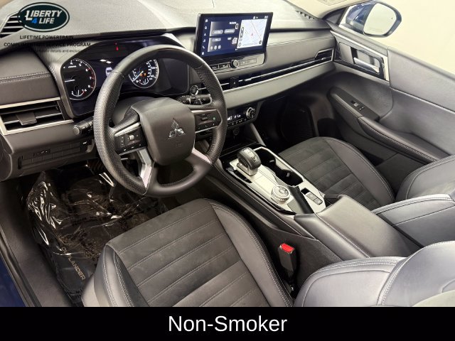 Used 2025 Mitsubishi Outlander SE AWD/4WD image 13