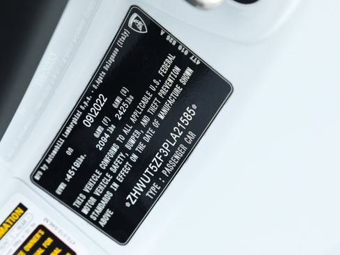 Used 2023 Lamborghini Huracan EVO image 39