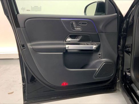 Used 2026 Mercedes-Benz GLB 250 image 19