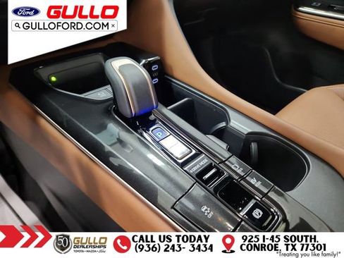 Used 2025 Toyota Crown Signia Limited image 29