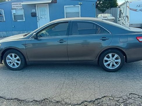 Used 2010 Toyota Camry FWD image 7