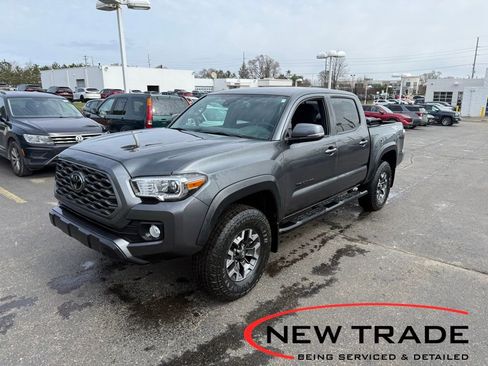 Used 2023 Toyota Tacoma TRD Off-Road image 1