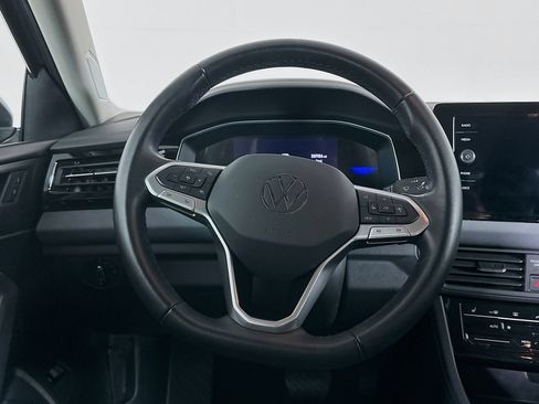 Used 2025 Volkswagen Jetta SE image 18