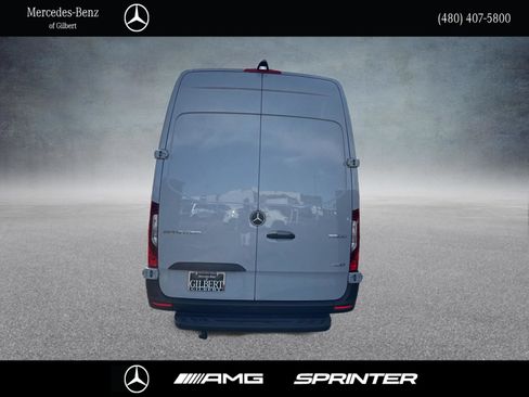 Used 2024 Mercedes-Benz Sprinter 2500 image 5