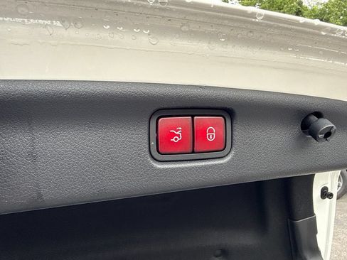 Used 2023 Mercedes-Benz C 300 4MATIC Sedan image 14
