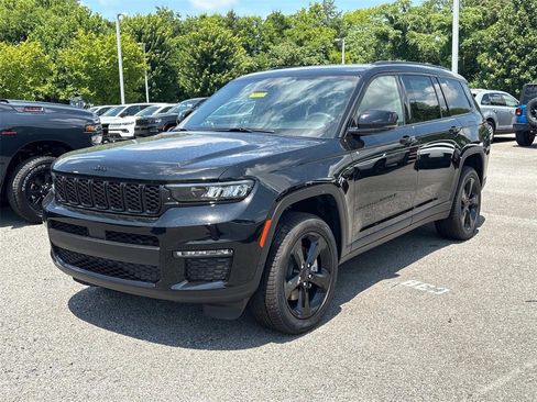 New 2025 Jeep Grand Cherokee L Limited w/ Black Appearance Package image 4