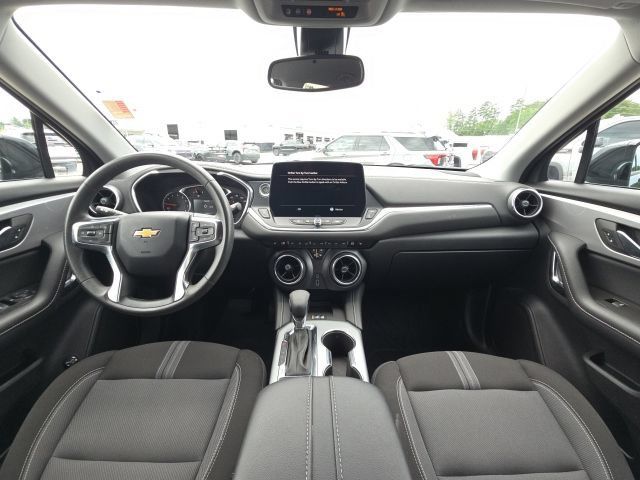 Used 2024 Chevrolet Blazer LT w/ Convenience Package FWD image 33