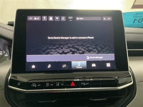 Used 2025 Jeep Compass Limited AWD/4WD image 28