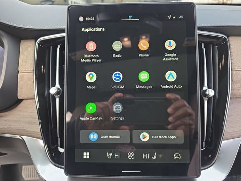 New 2026 Volvo XC90 B6 Plus image 32