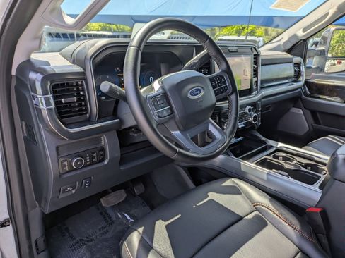 Used 2025 Ford F250 Lariat AWD/4WD image 13