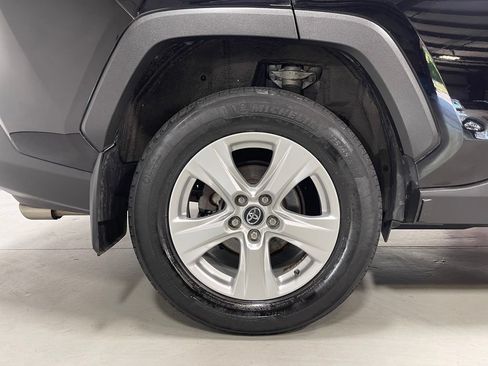 Used 2021 Toyota RAV4 XLE AWD/4WD image 15