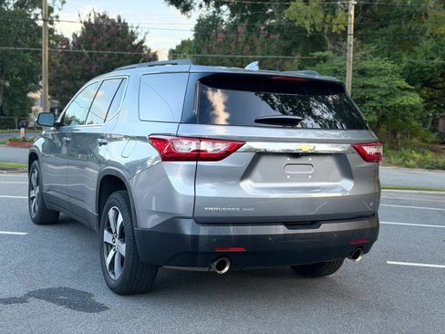 Used 2020 Chevrolet Traverse LT w/ LT Premium Package AWD/4WD image 5