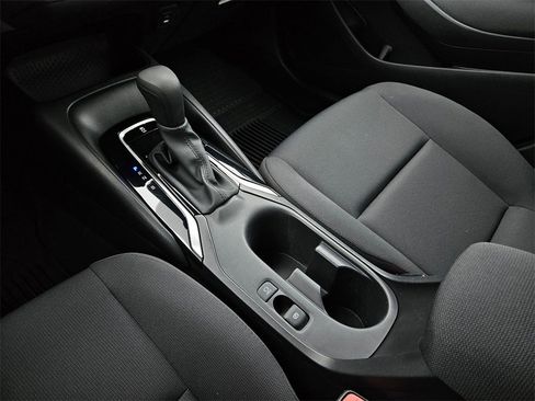 Used 2024 Toyota Corolla LE image 14