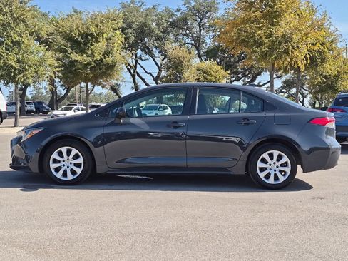 Certified 2025 Toyota Corolla LE FWD image 2
