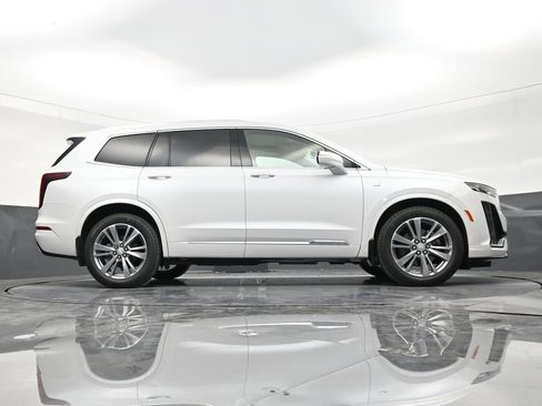 Used 2025 Cadillac XT6 Premium Luxury w/ LPO, Floor Liner Package FWD image 26
