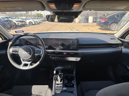 Used 2025 Kia K5 LXS image 32