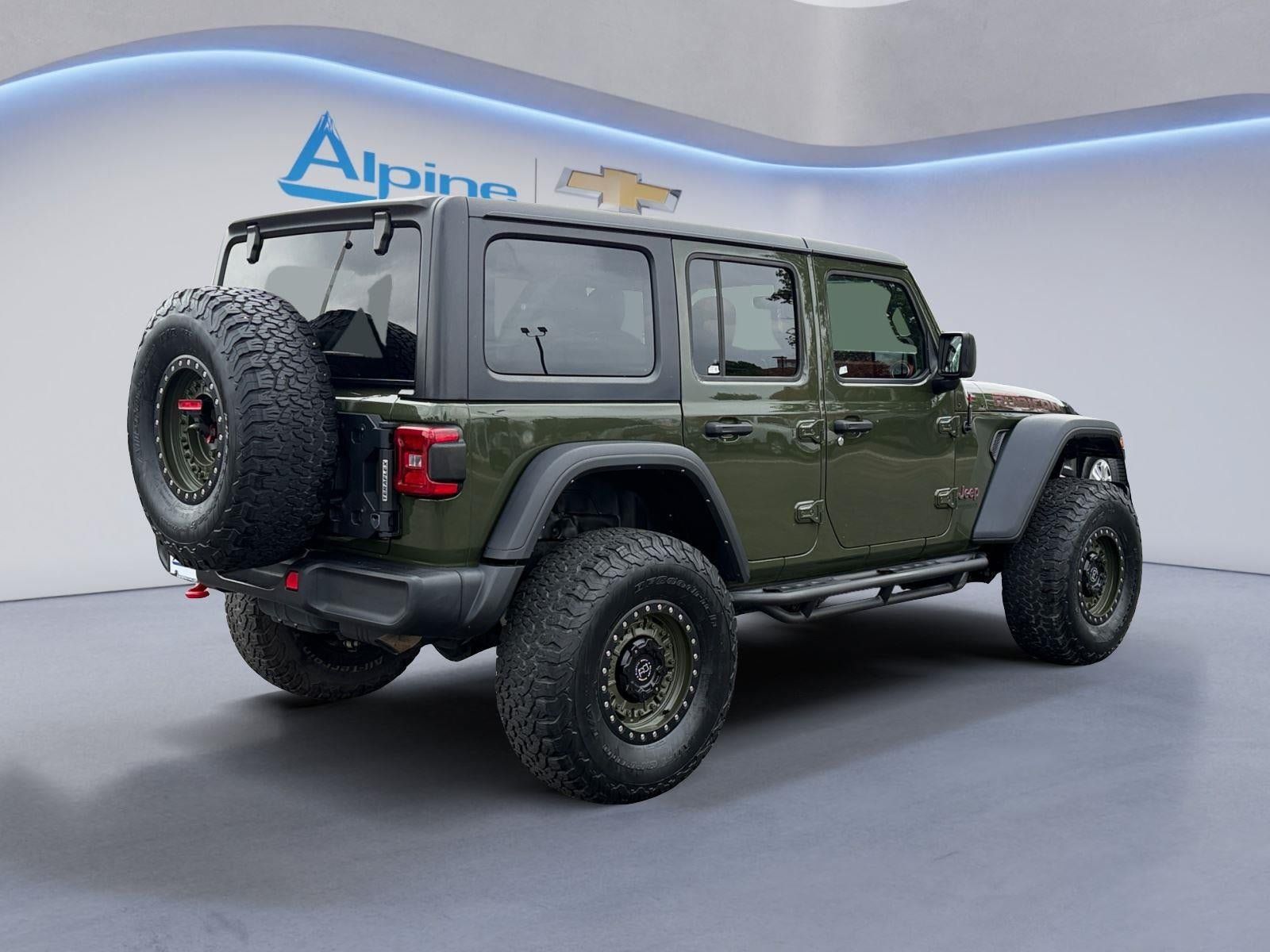 Used 2022 Jeep Wrangler Unlimited Rubicon w/ LED Lighting Group AWD/4WD image 5