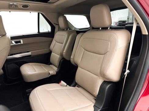Used 2022 Ford Explorer Limited w/ Hybrid Equipment Group 310A AWD/4WD image 32