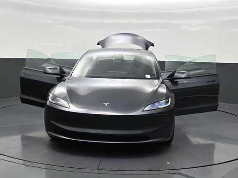 Used 2024 Tesla Model 3 Standard Range RWD image 35