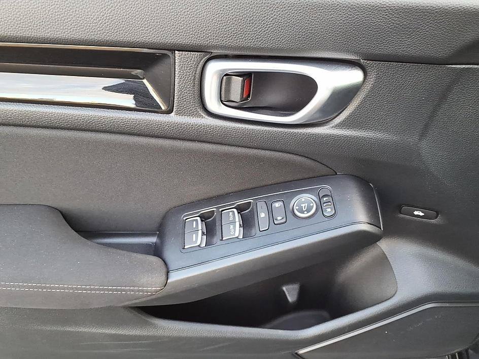 Certified 2025 Honda Civic Sport image 11