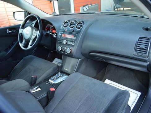 Used 2010 Nissan Altima 2.5 S FWD image 15