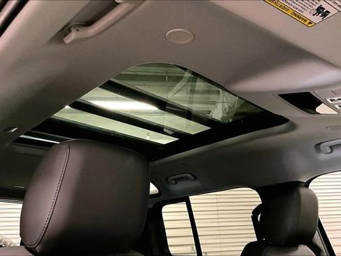 Certified 2025 Land Rover Defender 110 S image 30