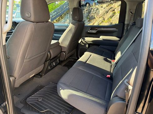 Used 2024 Chevrolet Silverado 1500 LT AWD/4WD image 14