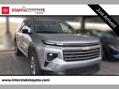 Used 2025 Chevrolet Traverse LT