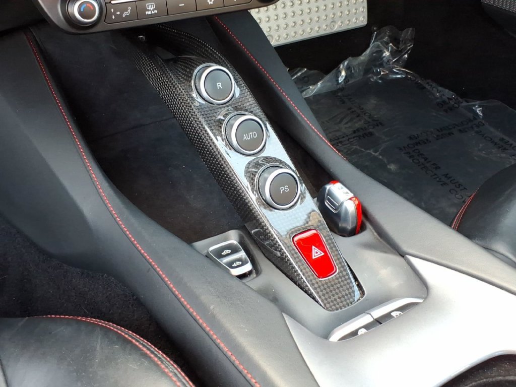 Used 2019 Ferrari Portofino RWD image 15