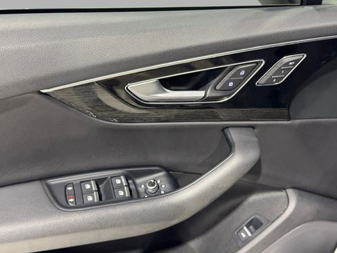Used 2019 Audi Q7 3.0T Premium w/ Convenience Package image 17