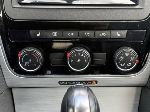 Used 2013 Volkswagen Passat 2.5 SE image 10