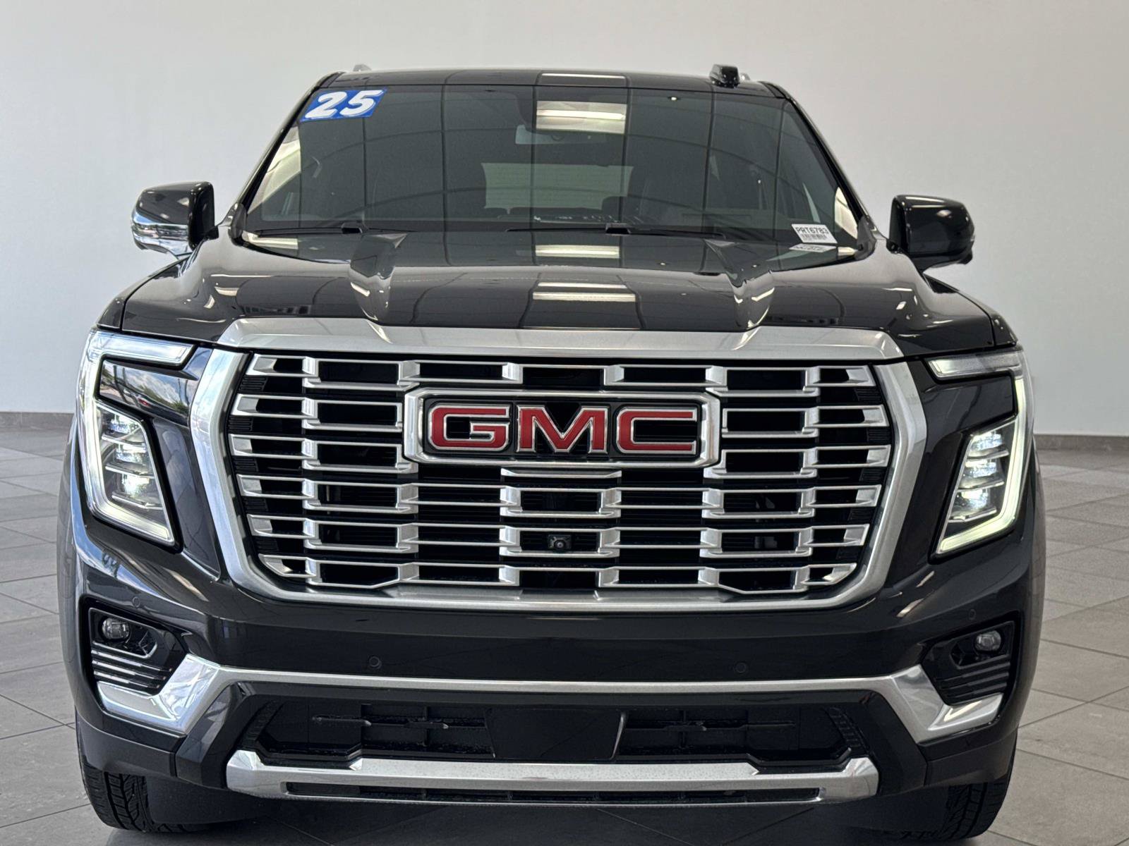 Used 2025 GMC Yukon Denali RWD image 28