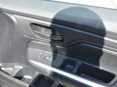 Used 2025 Honda Odyssey Sport-L image 18