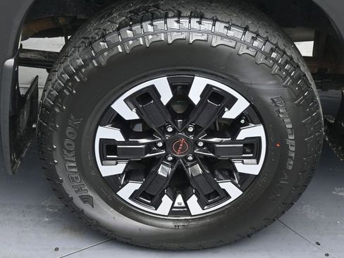 Used 2024 Nissan Frontier PRO-4X w/ Pro Convenience Package image 5