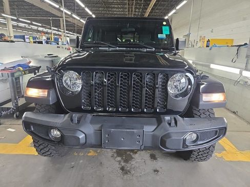 Used 2022 Jeep Gladiator Sport AWD/4WD image 9