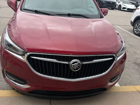 Used 2019 Buick Enclave Essence image 1