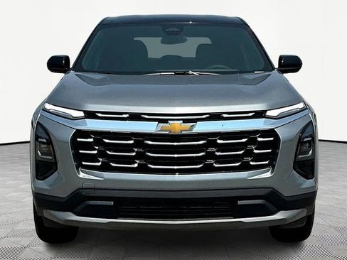 New 2026 Chevrolet Equinox LT image 2
