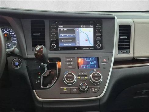 Used 2020 Toyota Sienna Limited Premium AWD/4WD image 15